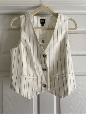 NWT GAP Cream Vest with Navy Pinstripes